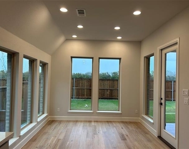 2216 Moonstruck Place - Photo Thumbnail 4