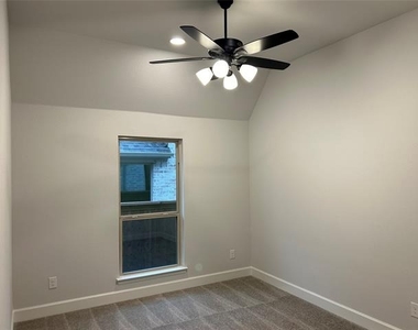 2216 Moonstruck Place - Photo Thumbnail 13
