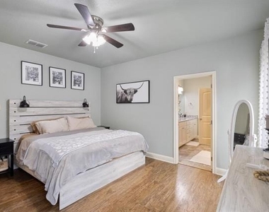 500 W Mill Street - Photo Thumbnail 10
