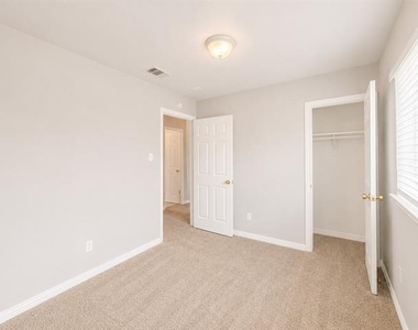 432 Chestnut Lane - Photo Thumbnail 12