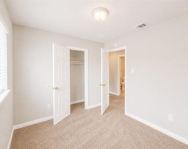 432 Chestnut Lane - Photo Thumbnail 14