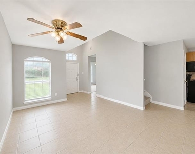 432 Chestnut Lane - Photo Thumbnail 4
