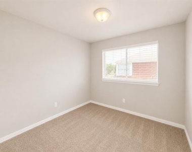 432 Chestnut Lane - Photo Thumbnail 13