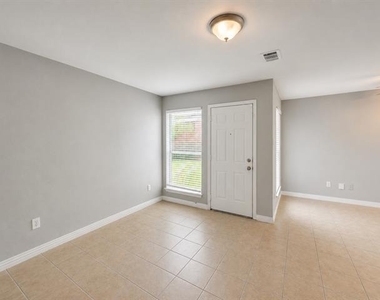 432 Chestnut Lane - Photo Thumbnail 6