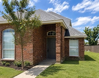 432 Chestnut Lane - Photo Thumbnail 3