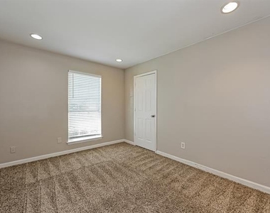 1217 Meadow Creek Drive - Photo Thumbnail 13