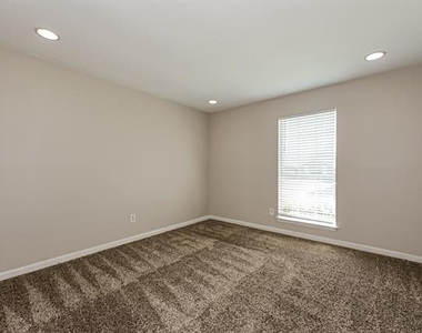 1217 Meadow Creek Drive - Photo Thumbnail 10