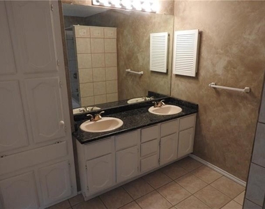 248 Jefferson Parkway - Photo Thumbnail 15