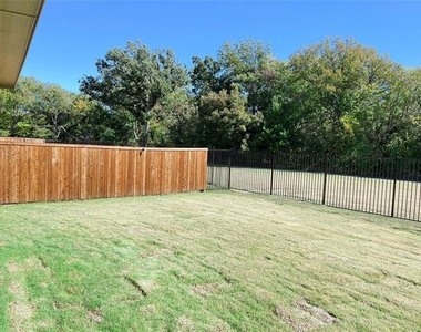1817 Saint James Place Lane - Photo Thumbnail 20