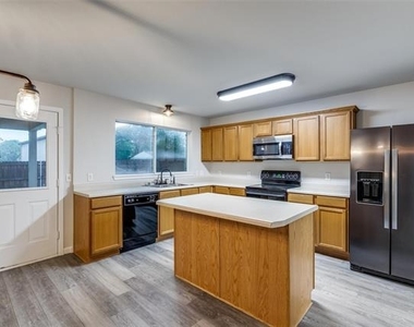 1817 Heron Drive - Photo Thumbnail 9