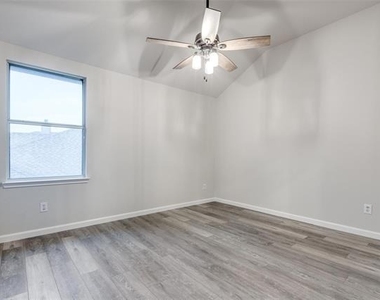 1817 Heron Drive - Photo Thumbnail 23