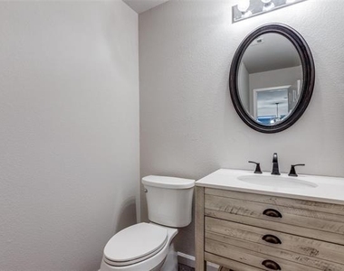 1817 Heron Drive - Photo Thumbnail 12