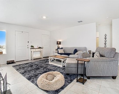 3624 Bluebird Lane - Photo Thumbnail 3