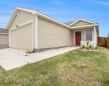 3624 Bluebird Lane - Photo Thumbnail 2