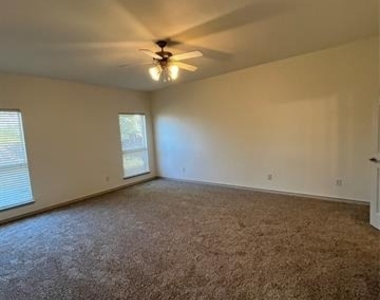 1200 Oakley Drive - Photo Thumbnail 6