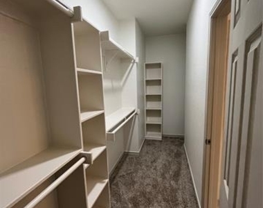 1200 Oakley Drive - Photo Thumbnail 9