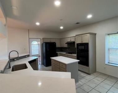 1200 Oakley Drive - Photo Thumbnail 4