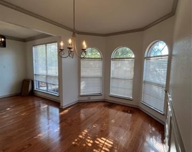 1200 Oakley Drive - Photo Thumbnail 2