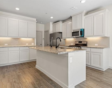 2716 Starburst Drive - Photo Thumbnail 9