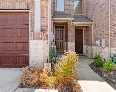 2716 Starburst Drive - Photo Thumbnail 4