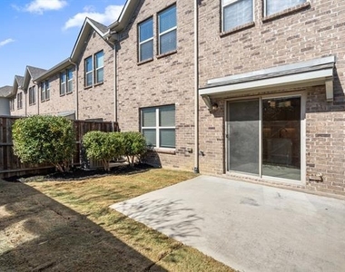 2716 Starburst Drive - Photo Thumbnail 27