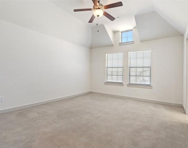 2716 Starburst Drive - Photo Thumbnail 17