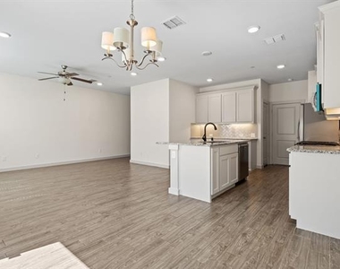 2716 Starburst Drive - Photo Thumbnail 14