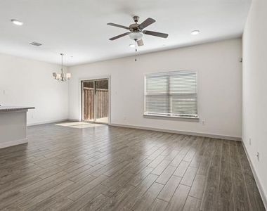 2716 Starburst Drive - Photo Thumbnail 7