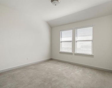 2716 Starburst Drive - Photo Thumbnail 22