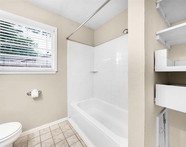 402 Vernet Street - Photo Thumbnail 20