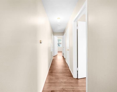 402 Vernet Street - Photo Thumbnail 15