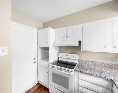 402 Vernet Street - Photo Thumbnail 6