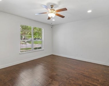 5208 Mcpherson Lane - Photo Thumbnail 4