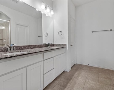 5208 Mcpherson Lane - Photo Thumbnail 12