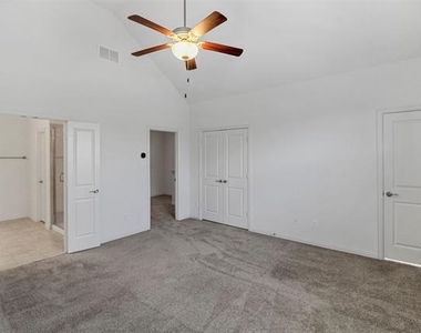 5208 Mcpherson Lane - Photo Thumbnail 9