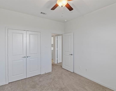 5208 Mcpherson Lane - Photo Thumbnail 16