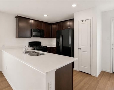 2729 Rosewater Lane - Photo Thumbnail 3