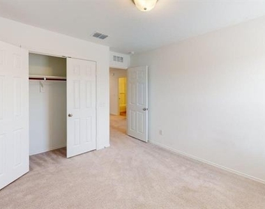 882 Breakwater Drive - Photo Thumbnail 10