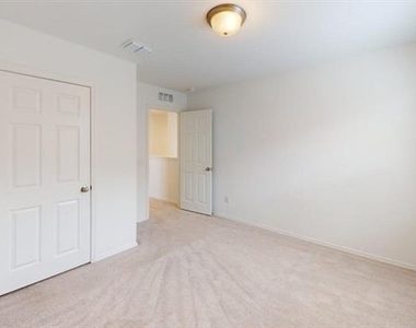 882 Breakwater Drive - Photo Thumbnail 11