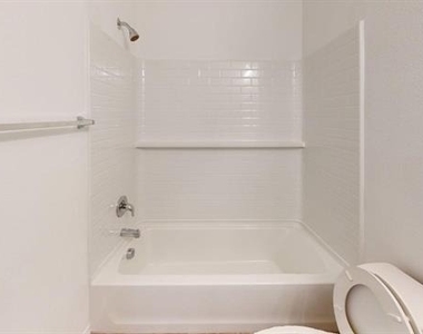 882 Breakwater Drive - Photo Thumbnail 16