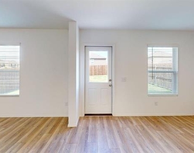 882 Breakwater Drive - Photo Thumbnail 5
