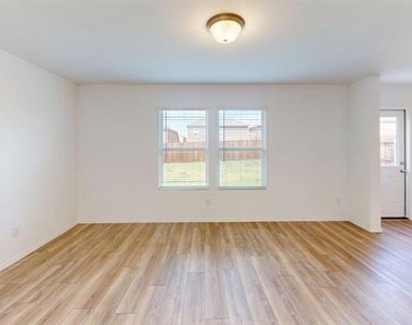 882 Breakwater Drive - Photo Thumbnail 6