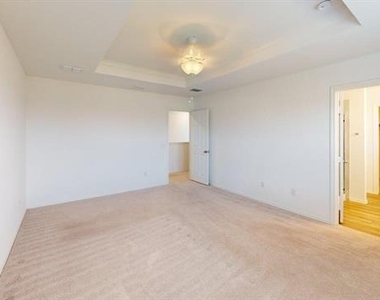 882 Breakwater Drive - Photo Thumbnail 7