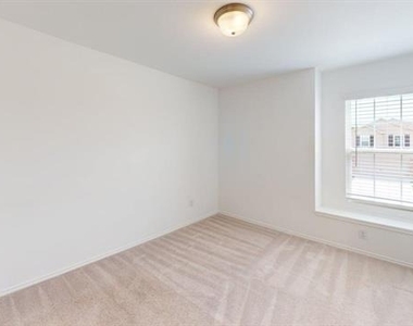 882 Breakwater Drive - Photo Thumbnail 9