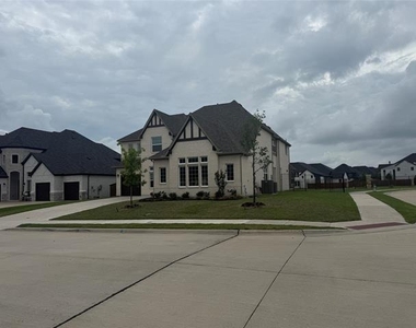 1927 Pebble Lane - Photo Thumbnail 2