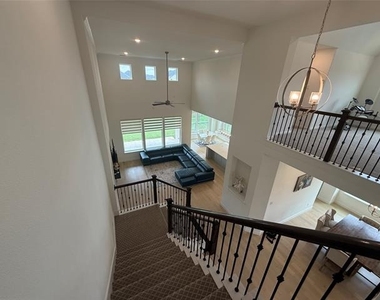 1927 Pebble Lane - Photo Thumbnail 31