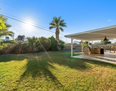 2548 N 68th Place - Photo Thumbnail 27
