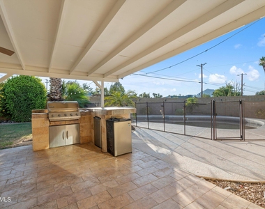 2548 N 68th Place - Photo Thumbnail 24