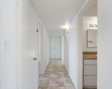 2548 N 68th Place - Photo Thumbnail 15