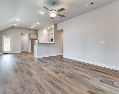 2810 Clover Drive - Photo Thumbnail 4